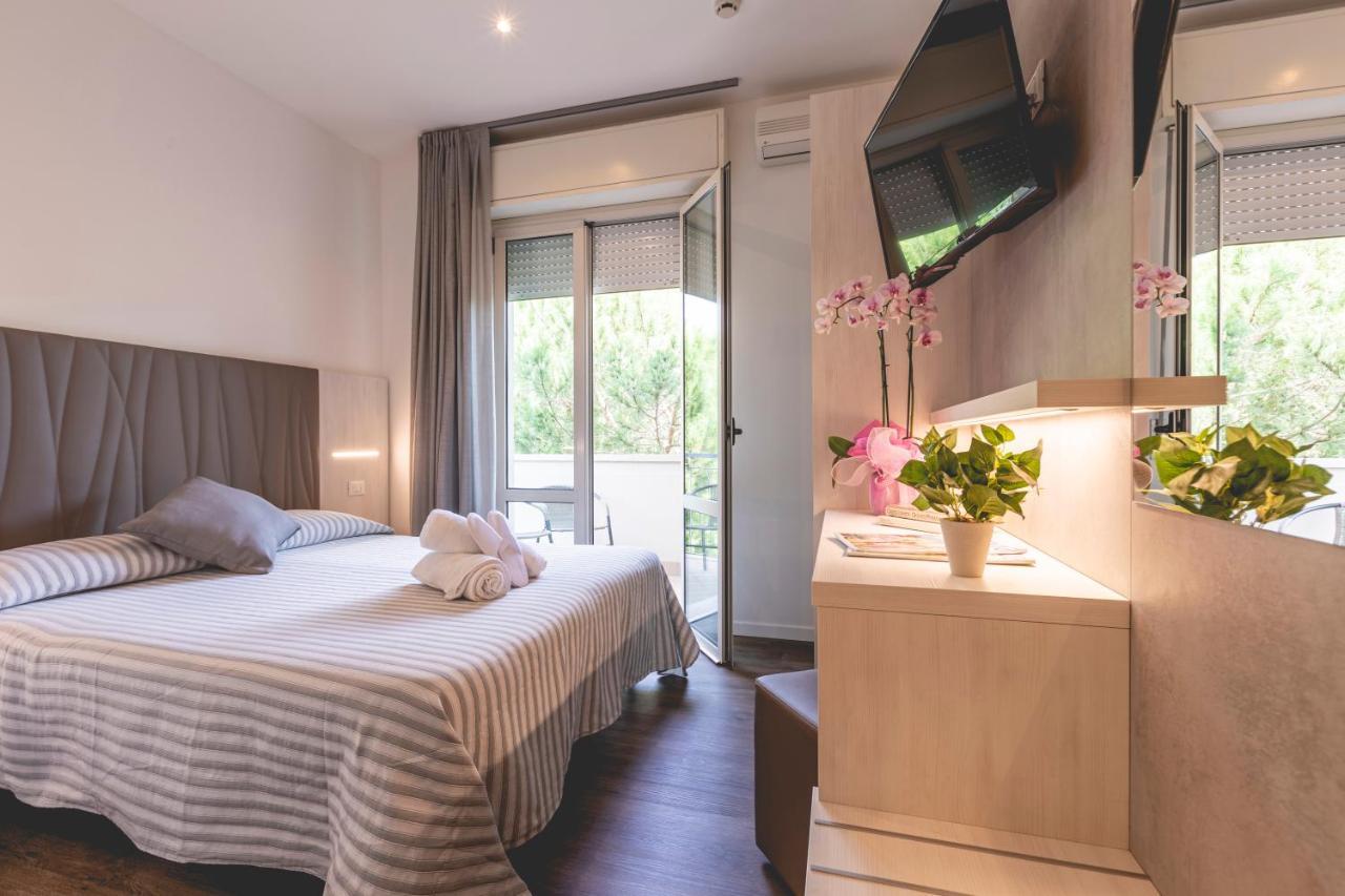 Hotel Loretta & Dependance Cervia Extérieur photo